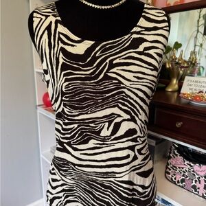 Chico's Black and White Fitted Tank Top